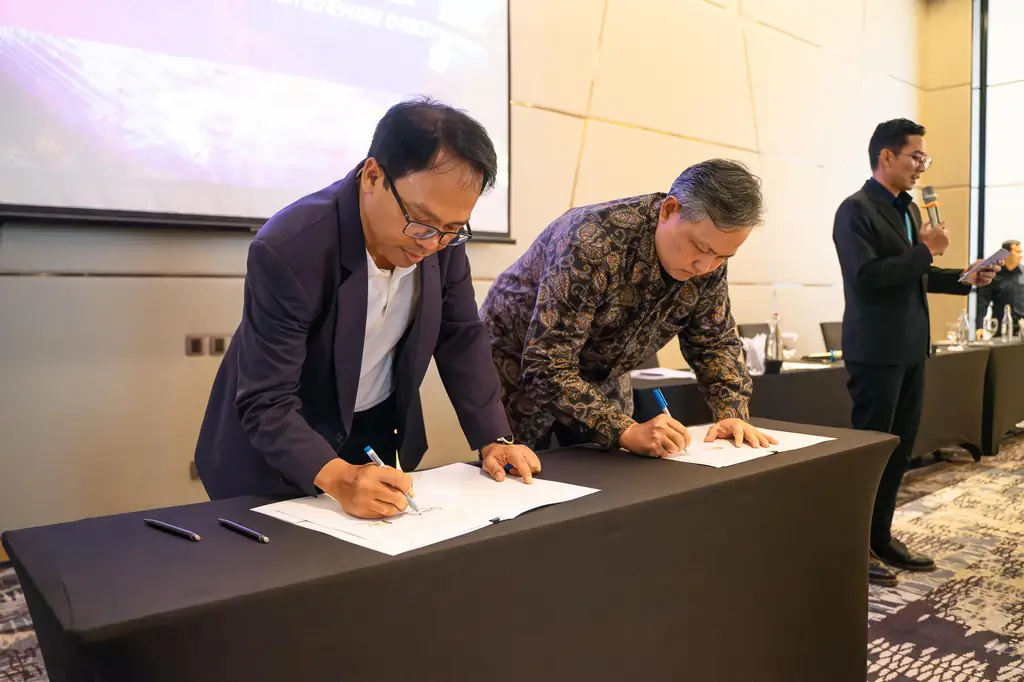 NeutraDC Nxera Batam dan Medco Power